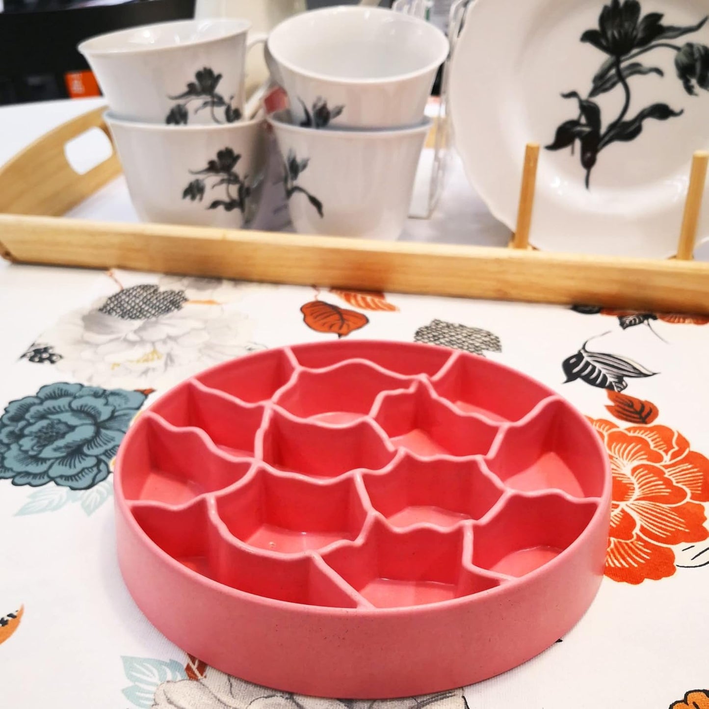 8 Inch Slow Feeder Bowl, Bamboo Fiber Polypropylene, Anti-Gulping Design for Dogs & Cats, 2.5 Cup Capacity